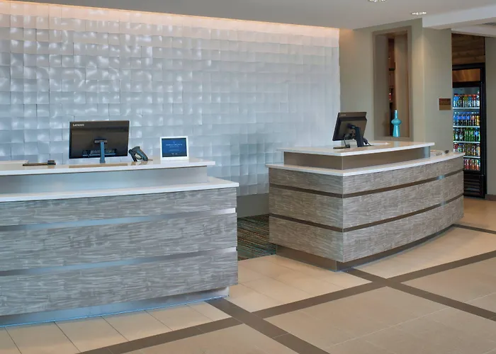 Hotel By Marriott Chicago 3*