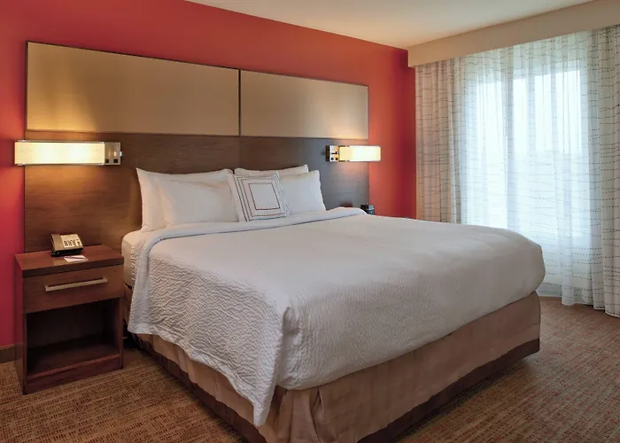 By Marriott Chicago 3*