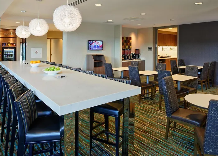 By Marriott Chicago 3*